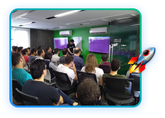 Foto de uma das palestras realizadas pela comunidade